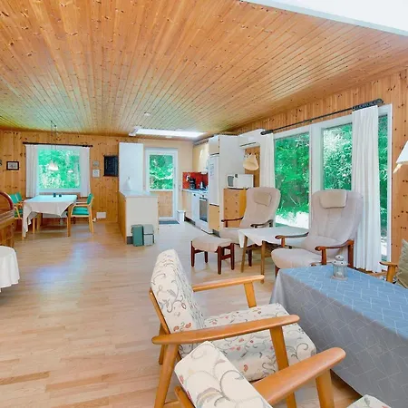 Four-bedroom In 2 *