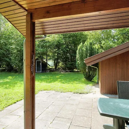Four-bedroom In 2 Holiday home *